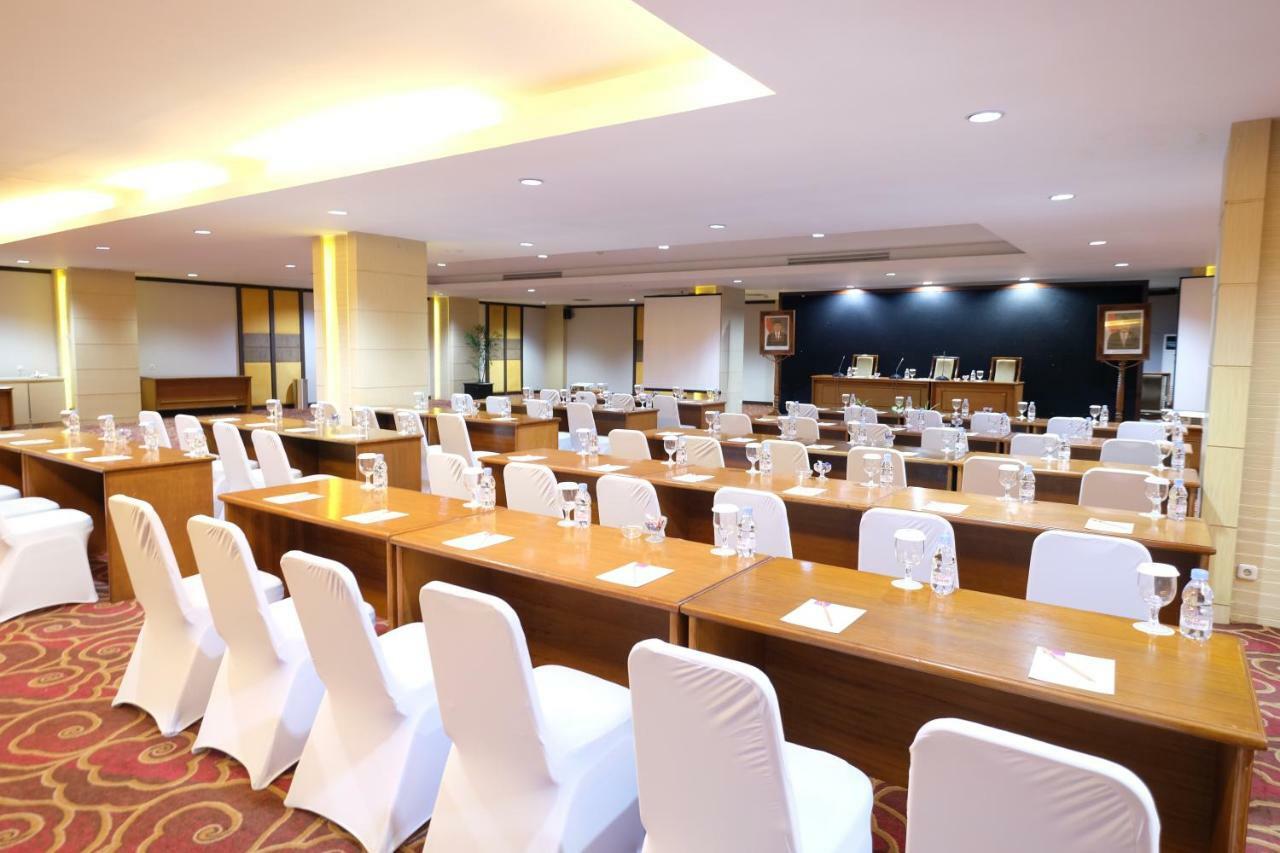 Grand Inna Malioboro Джокякарта Екстериор снимка